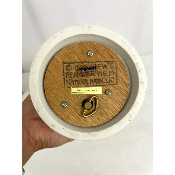 VTG Porcelain Angel Music Box Milano Porcelain Sculpture Figure 1982 Eda Mann - Picture 9 of 10